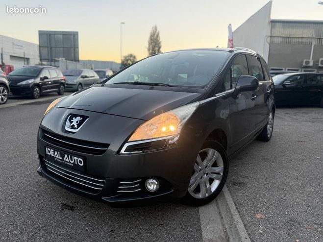 Cliquer pour voir la photo suivante Peugeot 5008 1.6 HDI 112 Premium Pack 7 Places Gris de 2010