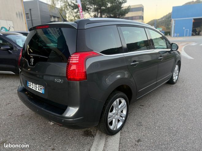 Peugeot 5008 1.6 HDI 112 Premium Pack 7 Places Gris de 2010