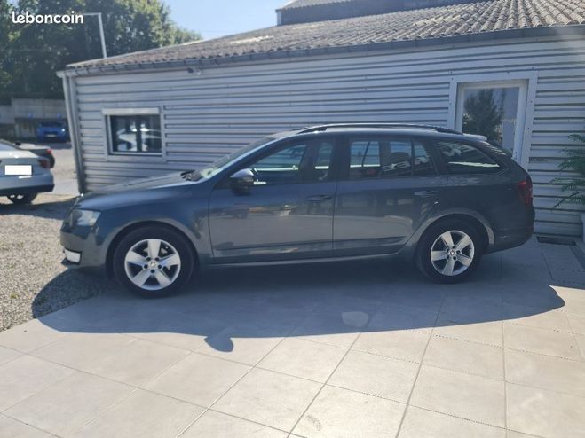 Cliquer pour voir la photo suivante Skoda Octavia Combi 1.6 TDI 105 CV * PACK Active * REP GRIS de 2015