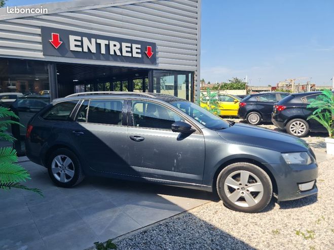 Skoda Octavia Combi 1.6 TDI 105 CV * PACK Active * REP GRIS de 2015