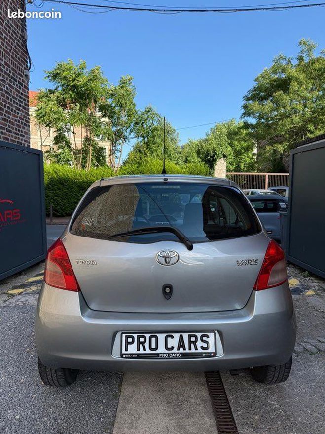 Toyota Yaris  Gris de 2008