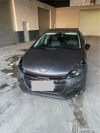  Voir détails -Peugeot 208 GT Line retour vol carte grise ok à Tourcoing (59)