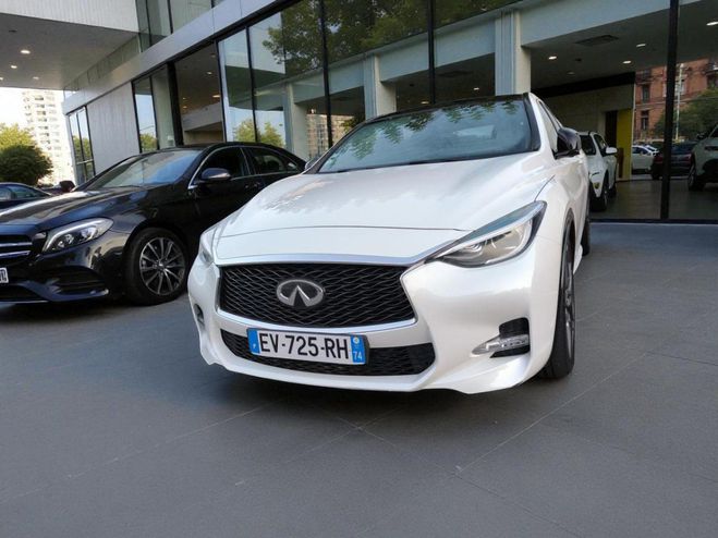 Cliquer pour voir la photo suivante Infiniti Q30 S Q30S 2.0 TURBO 211 AWD 4X4 SPORT / TOI BLANC de 2018