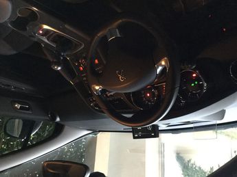  Voir détails -Peugeot 3008 1,6l HDI 115CV BVM ALLURE à Gouvieux (60)