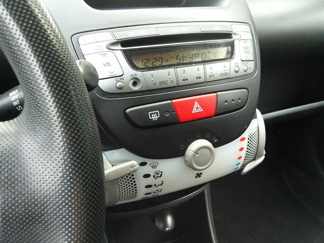 Citroen C1 1.0 68 Confort - MOTEUR A CHAINE DE DIST Gris de 2013