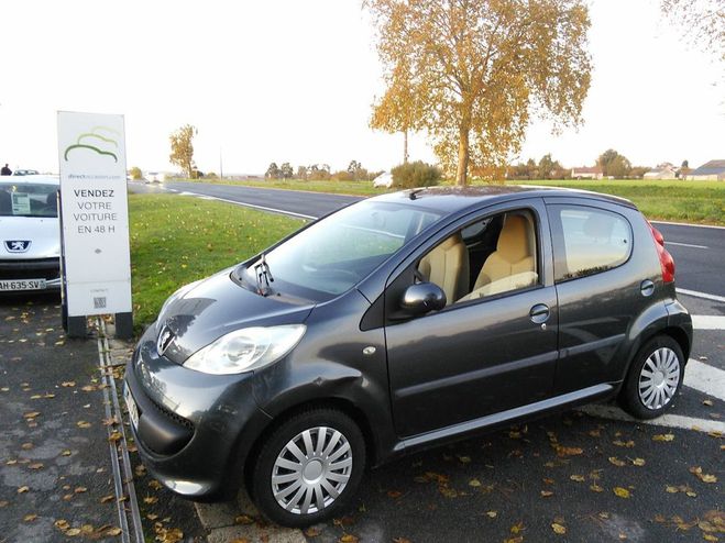 Peugeot 107 1.0 68 Trendy 5 PORTES - MOTEUR CHAINE D Gris anthracite de 2007