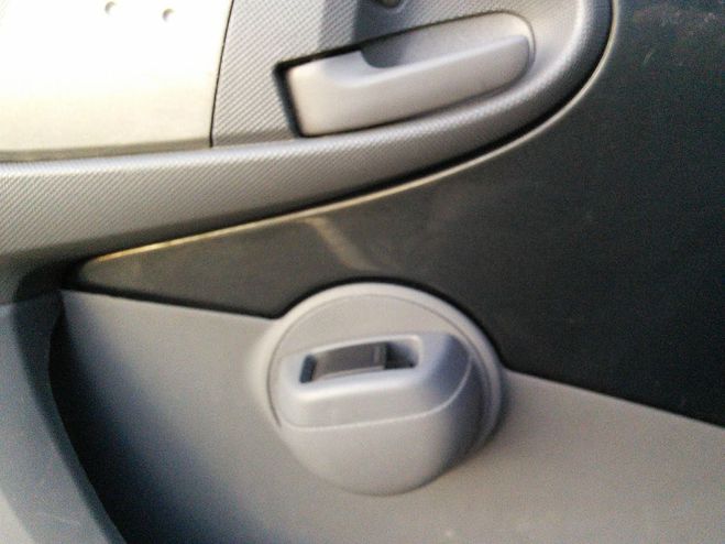 Peugeot 107 1.0 68 Trendy 5 PORTES - MOTEUR CHAINE D Gris anthracite de 2007