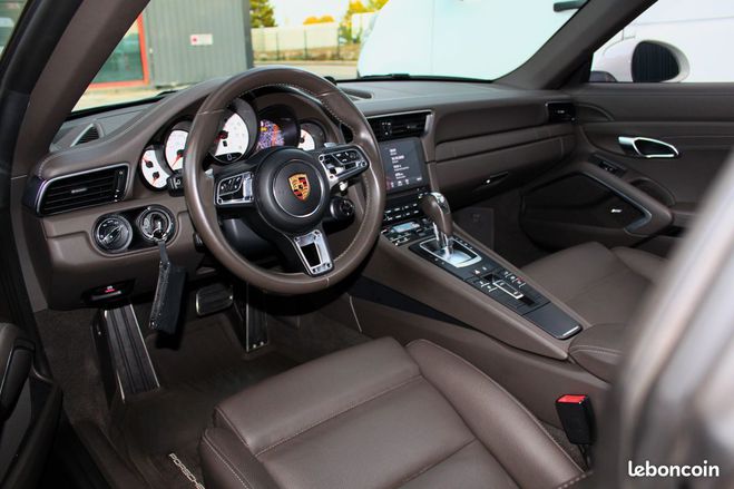 Porsche 911 (991.2) Targa 4 GTS 3.0 450Ch Gris craie Gris de 2018