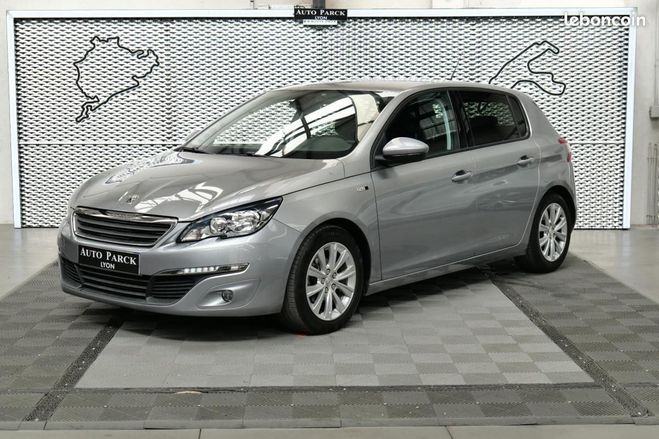 Cliquer pour voir la photo suivante Peugeot 308 1.2 PureTech 110ch S&S BVM5 Style Gris de 2017