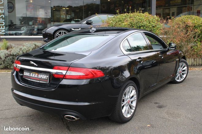 Jaguar XF (2) 2.2 D 163 BLACK EDITION Seconde Main Noir de 2013