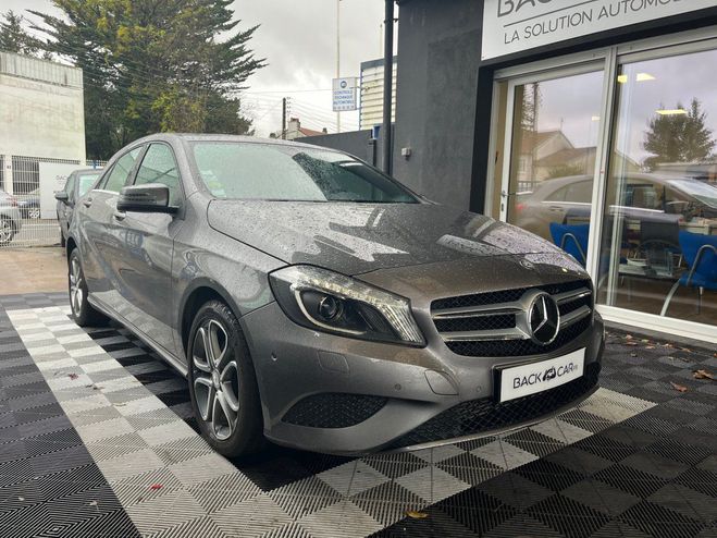 Cliquer pour voir la photo suivante Mercedes Classe A 200 CDI BlueEFFICIENCY Intuition 7-G DCT GRIS FONCE de 2013