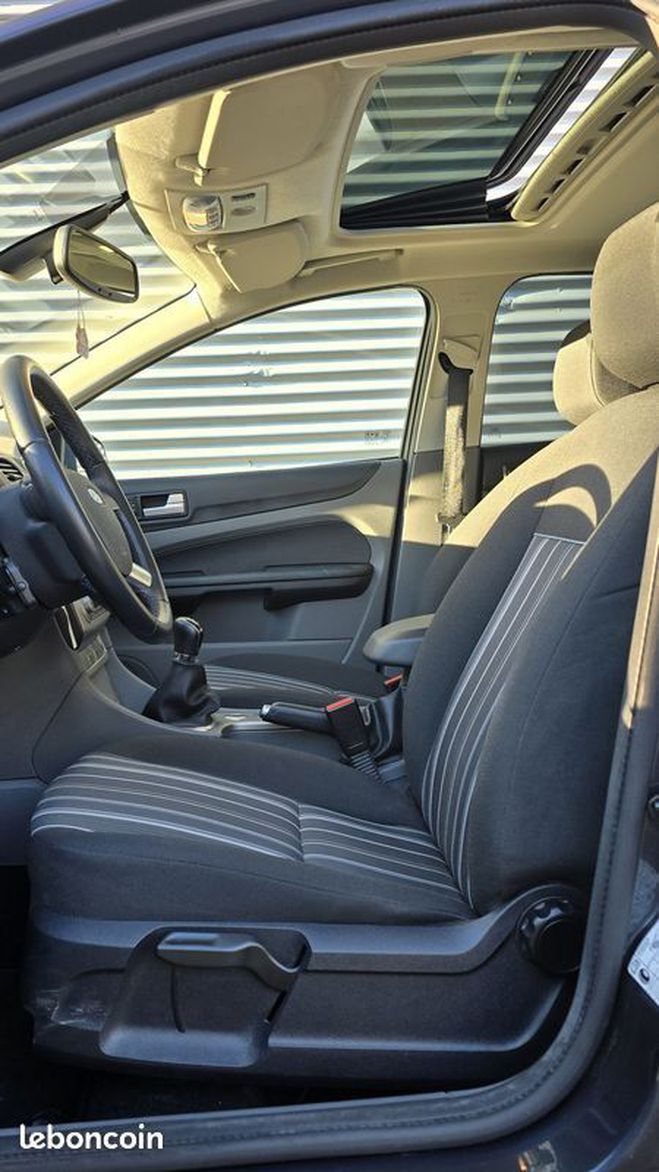 Ford Focus Style 1.6 TDCI Econotic 110cv Gris de 2009