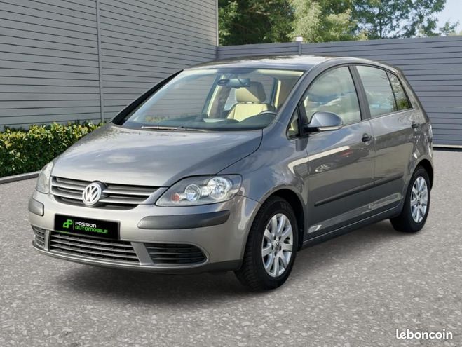 Cliquer pour voir la photo suivante Volkswagen Golf Plus 5 V BlueMotion 1.9L TDI 1ER MAIN Gris de 2006