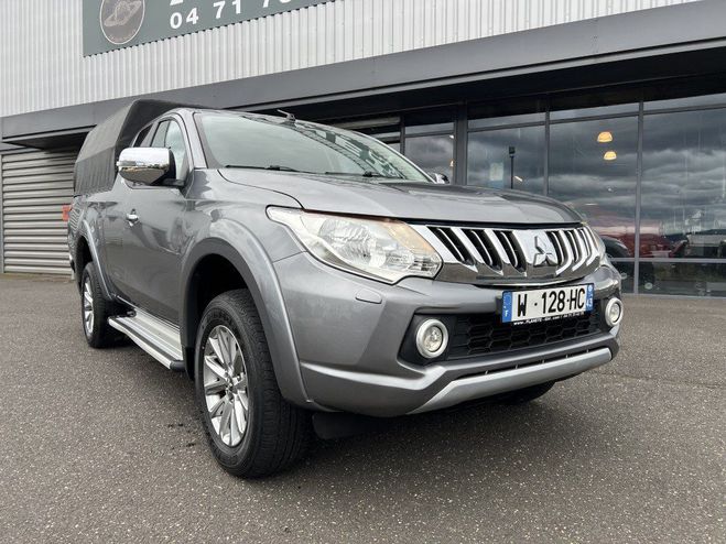 Mitsubishi L 200 Club Cab 2.4 L DID 181 CV Intense Gris Fonc de 2017