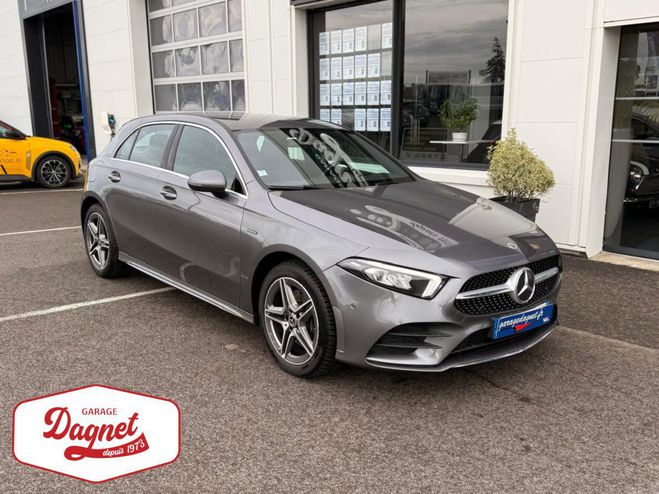 Cliquer pour voir la photo suivante Mercedes Classe A Berline 250 e 160+102ch AMG Line 8G-DCT GRIS FONCE de 2021