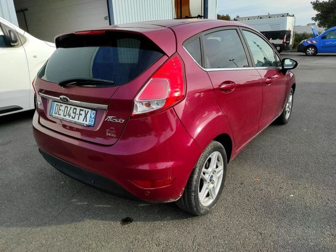 Ford Fiesta 1.0 ECOBOOST 100CH STOP&START TITANIUM 5 Rouge de 2014