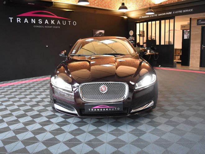 Jaguar XF 2.0 - 240 Luxe A / SUIVI Bordeau de 2013