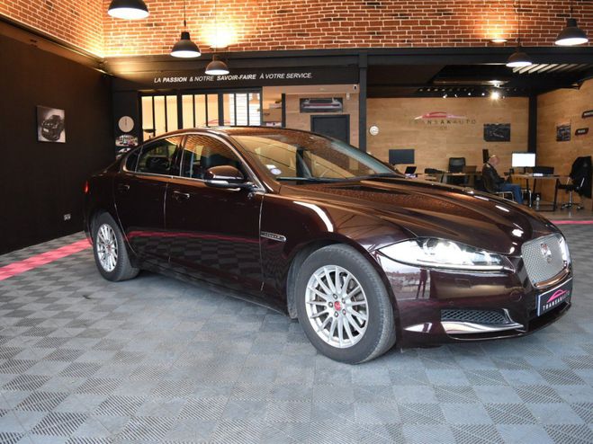 Jaguar XF 2.0 - 240 Luxe A / SUIVI Bordeau de 2013