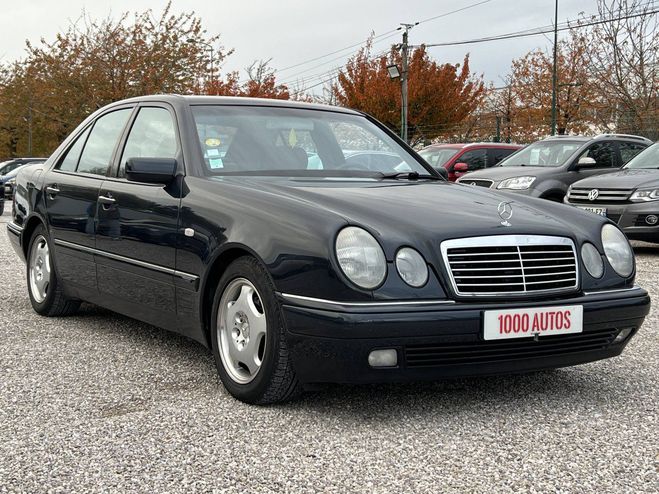 Cliquer pour voir la photo suivante Mercedes Classe E II (W210) 200 Elegance Clim NOIR de 1998