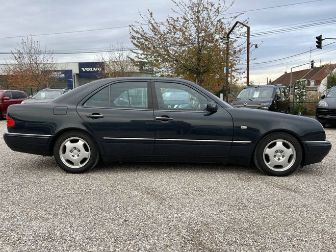 Mercedes Classe E II (W210) 200 Elegance Clim NOIR de 1998