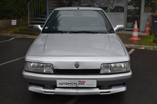 Renault R21 (L48) 4 portes 2.0 i Turbo Berline 175cv Gris de 1989
