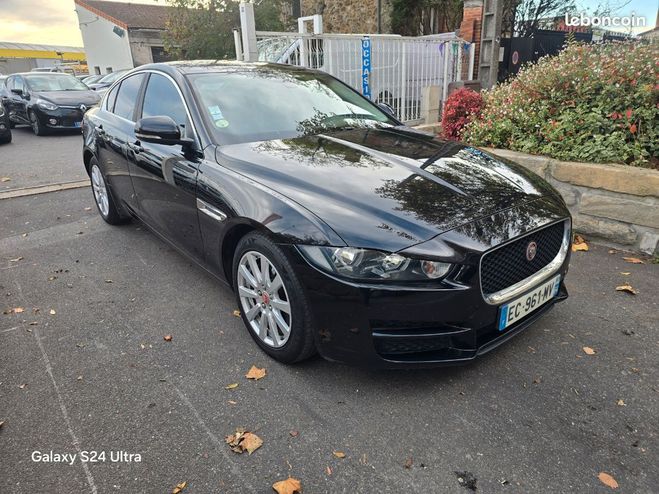 Jaguar XE 2.0L D 180ch Boite Automatique Noir de 2016