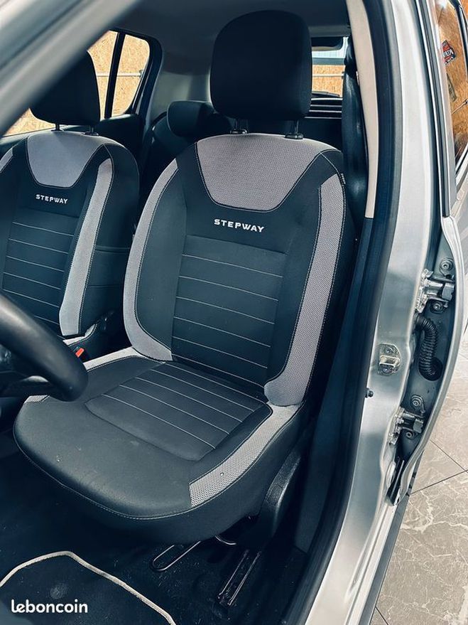 Dacia Sandero 0.9 TCe 90ch Stepway Premire main Entre Gris de 2020