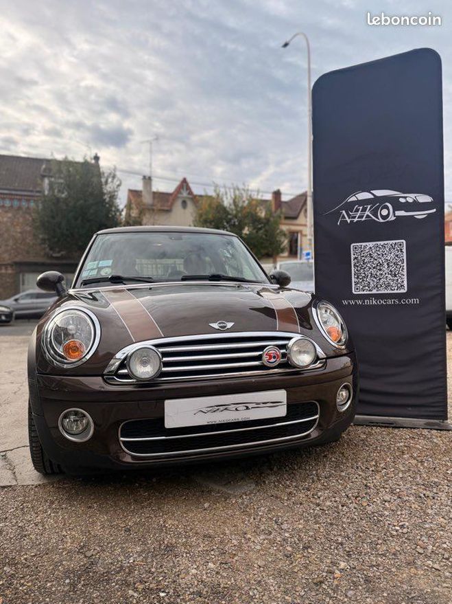 Cliquer pour voir la photo suivante Mini One cooper 1.6 d 50 mayfair boîte auto Marron de 2010