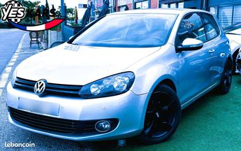  Voir détails -Volkswagen Golf 1.6 TDI 105ch BlueMotion Confortline 3p à Saint-Maximin-la-Sainte-Baume (83)