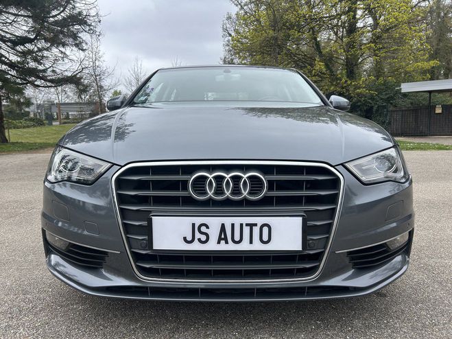Audi A3 III BERLINE 1,4 TFSI COD ULTRA 150 AMBIT Gris de 2015