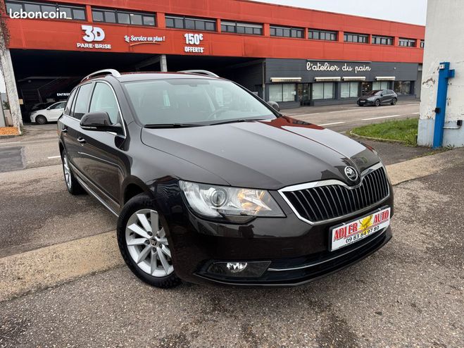Cliquer pour voir la photo suivante Skoda Superb II (2) COMBI 2.0 TDI 140 CH 4Motion GREE Autre de 2015