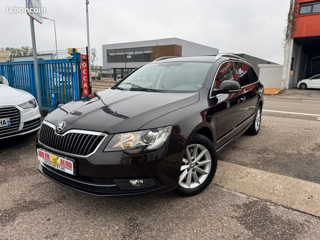 Skoda Superb II (2) COMBI 2.0 TDI 140 CH 4Motion GREE Autre de 2015