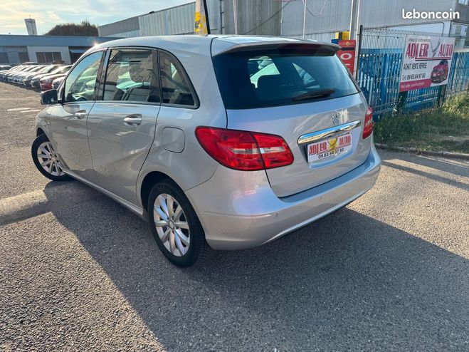Mercedes Classe B II 180 BV6 122cv DESIGNE BLUE EFFICIENCY Gris de 2012