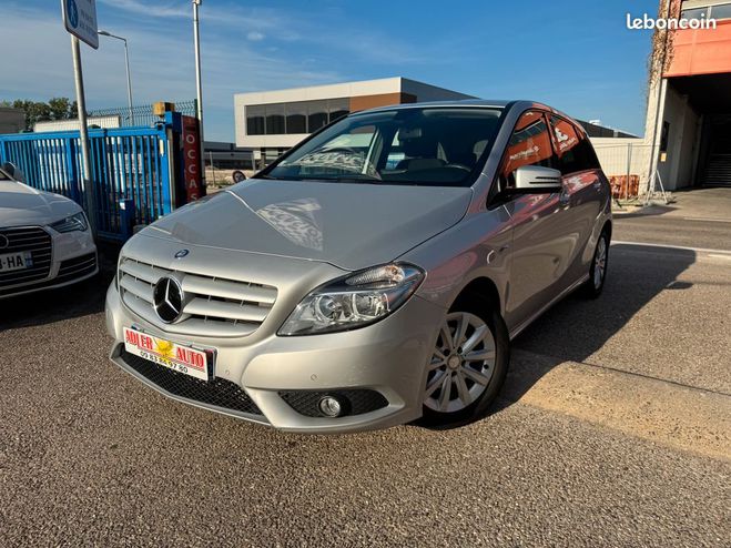 Mercedes Classe B II 180 BV6 122cv DESIGNE BLUE EFFICIENCY Gris de 2012