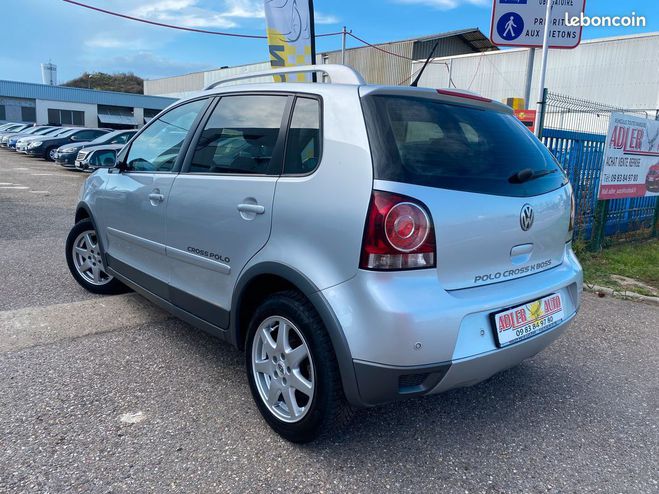 Volkswagen Polo CROSS IV (2) 1.6i 105 CH CONFORTLINE Gris de 2009