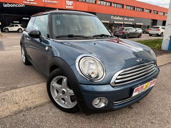  Voir détails -Mini Cooper II R56 1.6i 122ch Boite-automatique à Colmar (68)