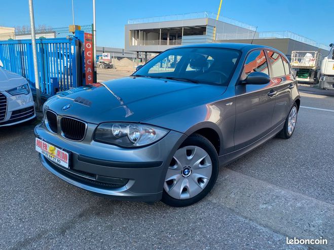 BMW Serie 1 (E87) 118D Pack Confort Boite-Rapport 6 Gris de 2010