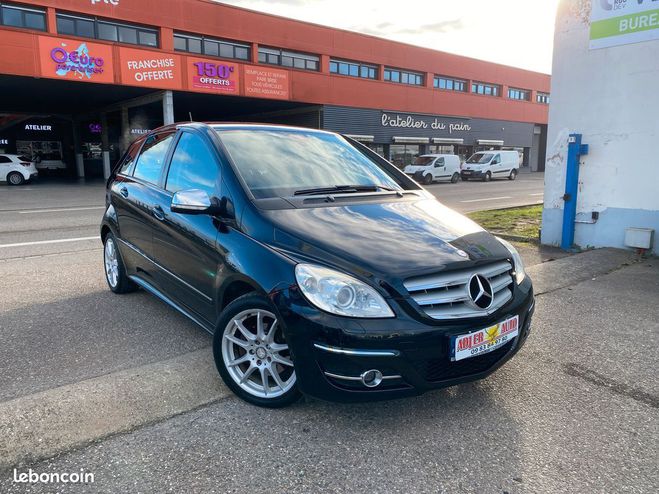 Cliquer pour voir la photo suivante Mercedes Classe B 200 2.0 136 CH SPORT BVA Noir de 2009
