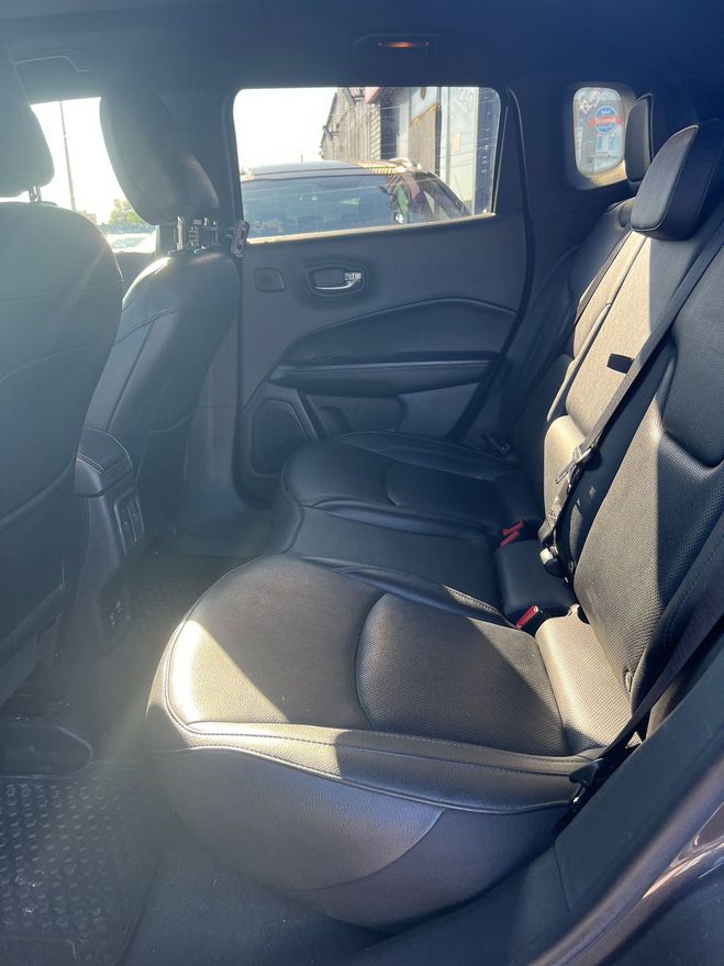 Jeep Compass 1.3i TURBO HYBRIDE rechargable 240 CHV F Gris fonc de 2021