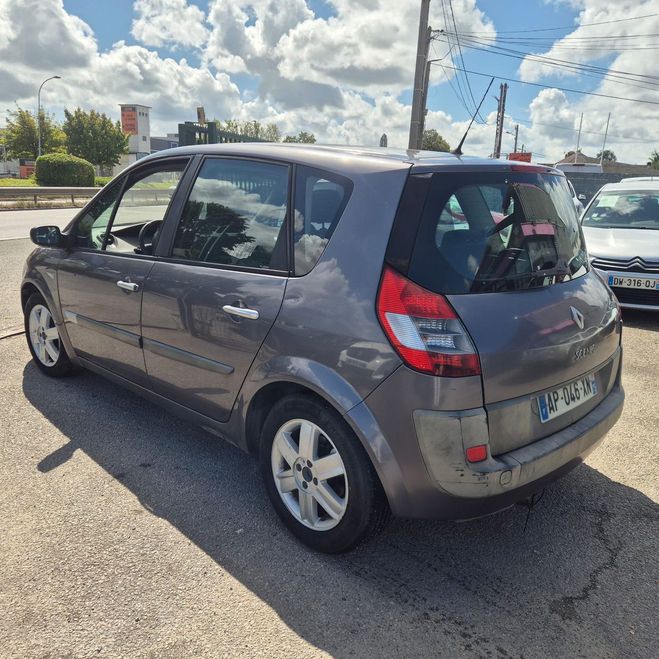 Renault Scenic II 1.9 DCI 125 CONFORT DYNAMIQUE Violet de 2005