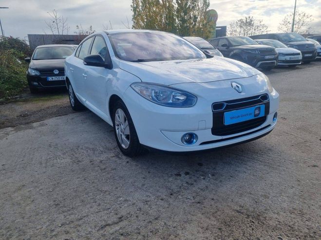 Cliquer pour voir la photo suivante Renault Fluence Z.E 95 cv Boîte auto BLANC de 2012