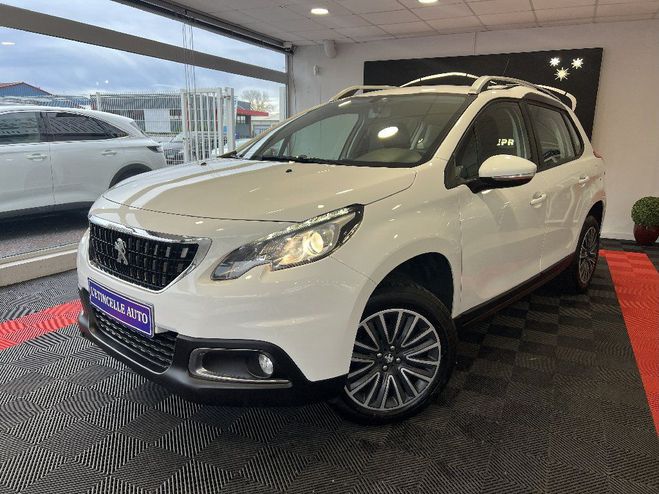 Cliquer pour voir la photo suivante Peugeot 2008 1.2 82ch BVM5 Active Blanc de 2018