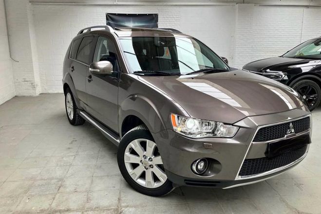 Mitsubishi Outlander 2.2 di-d INSTYLE CVT Gris de 2010
