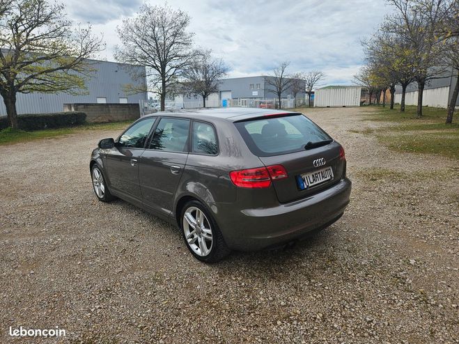 Audi A3 1.8 TFSI S Line Sportpaket Plus Trs Bon Marron de 2011