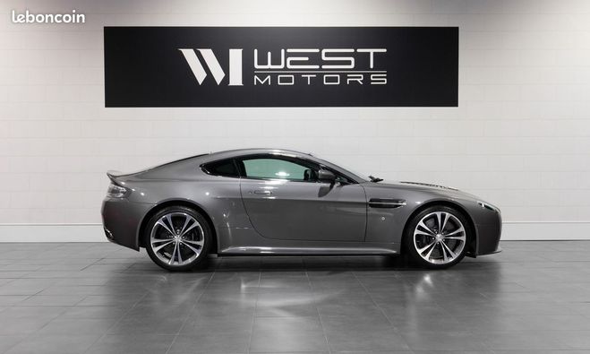 Aston martin V8 Vantage V12 6.0 517 ? Franaise Entretien exclus Gris de 2010