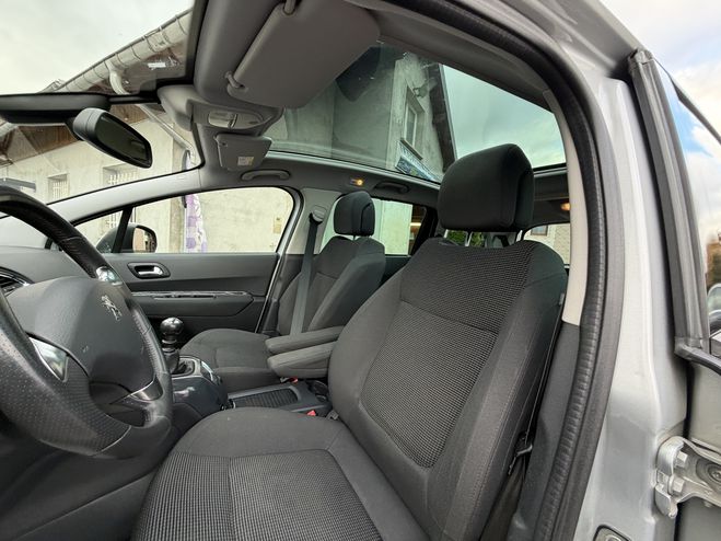 Peugeot 5008 1.6 HDI115 FAP ALLURE 7PL GRIS C de 2012