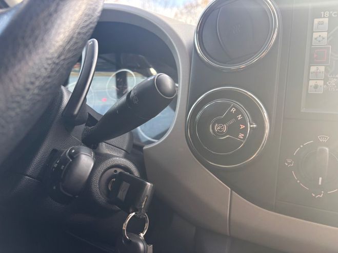 Peugeot 208 II 1.6 HDI 90 XTR 5PL BOTE AUTOMATIQUE  Gris fonc de 2013