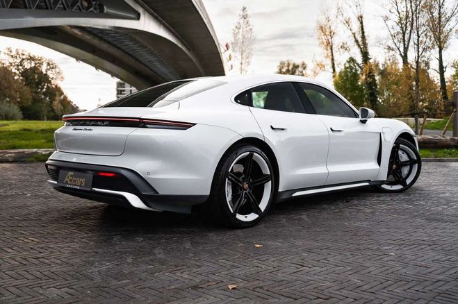 Cliquer pour voir la photo suivante Porsche Taycan TURBO MATRIX LED BOSE BELGIAN MEMORY SEA Blanc de