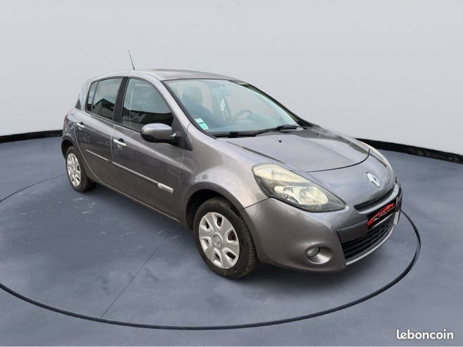 Cliquer pour voir la photo suivante Renault Clio 3 1.5 dCi 85 CH Climatisation Autre de 2009