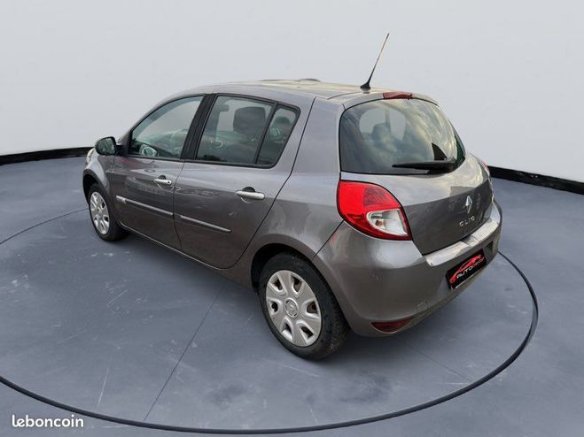 Renault Clio 3 1.5 dCi 85 CH Climatisation Autre de 2009